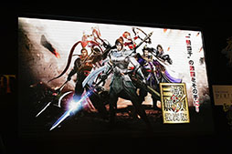 画像ギャラリー No.001のサムネイル画像 / ［TGS 2016］シリーズとしては20年ぶりとなる対戦格闘ゲーム「真・三國無双 激闘版」のステージをレポート。鈴木亮浩氏，楊 岑氏へのインタビューも掲載