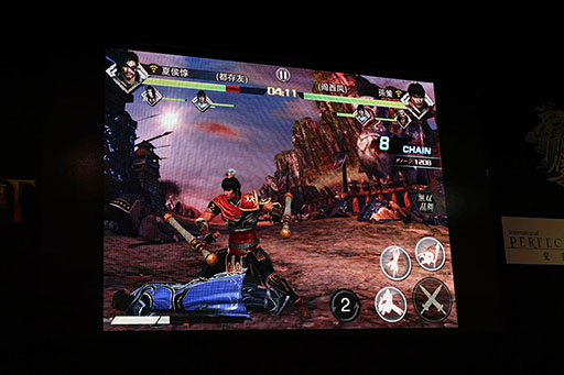 画像ギャラリー No.006のサムネイル画像 / ［TGS 2016］シリーズとしては20年ぶりとなる対戦格闘ゲーム「真・三國無双 激闘版」のステージをレポート。鈴木亮浩氏，楊 岑氏へのインタビューも掲載