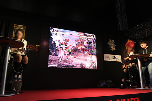 画像ギャラリー No.007のサムネイル画像 / ［TGS 2016］シリーズとしては20年ぶりとなる対戦格闘ゲーム「真・三國無双 激闘版」のステージをレポート。鈴木亮浩氏，楊 岑氏へのインタビューも掲載