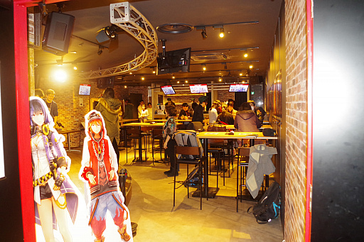画像ギャラリー No.002のサムネイル画像 / 「GOD EATER」シリーズ8周年を記念して「GOD EATER 8th ANNIVERSARY CAFE with CODE VEIN」がオープン。店内の様子や初日の先行体験をレポート