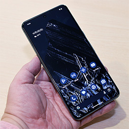 画像ギャラリー No.005のサムネイル画像 / Googleの新スマホ「Pixel 8」「Pixel 8 Pro」が10月12日に発売。従来製品から筐体サイズが小型化