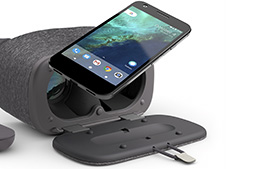 画像ギャラリー No.004のサムネイル画像 / Google純正の簡易VR HMD「Daydream View」は北米などで11月10日発売。ただし日本市場は現在のところ対象外