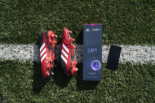 画像ギャラリー No.001のサムネイル画像 / リアルで計測したデータを「FIFA Mobile」に連動可能。シューズ用のインソール「adidas GMR(ゲーマー)」が本日販売開始