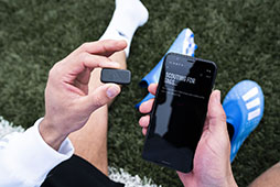 画像ギャラリー No.009のサムネイル画像 / リアルで計測したデータを「FIFA Mobile」に連動可能。シューズ用のインソール「adidas GMR(ゲーマー)」が本日販売開始