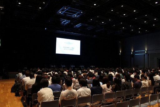 画像ギャラリー No.002のサムネイル画像 / 「FF30周年×横浜スペシャル生放送」をレポート。8人のFFシリーズプロデューサー＆ディレクターが，その展望や思い出を語った
