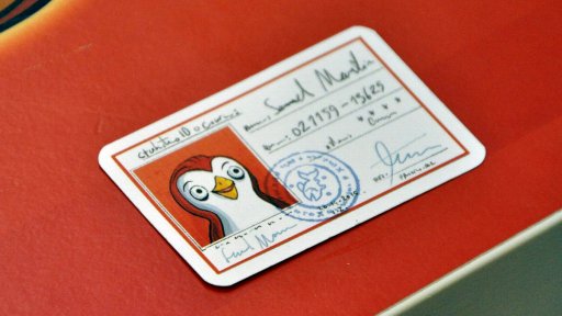 画像ギャラリー No.002のサムネイル画像 / ［SPIEL’16］ペンギンをはじいて魚をゲットせよ！　そこはかとない戦略性が魅力のアクションボードゲーム「ICECOOL」を遊んでみた