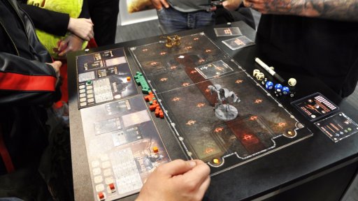 画像ギャラリー No.014のサムネイル画像 / ［SPIEL’16］「DARK SOULS」の難度と興奮を協力プレイで実現。ボードゲーム版「Dark Souls The Board Game」試遊レポート