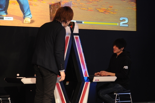 画像ギャラリー No.007のサムネイル画像 / ［JAEPO2017］現役声優とプロゲーマーが「KOF XIV」でガチンコ対決！ NESiCAxLive2の新情報も公開されたスペシャルステージレポート