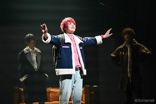 画像ギャラリー No.008のサムネイル画像 / 全劇団員＆初代リーダーズが集結「MANKAI STAGE『A3!』ACT3! 2025」ゲネプロレポート。劇団員たちの絆が舞台に満開の花を咲かせる