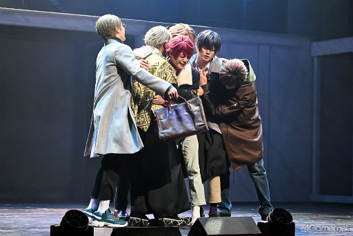 画像ギャラリー No.009のサムネイル画像 / 全劇団員＆初代リーダーズが集結「MANKAI STAGE『A3!』ACT3! 2025」ゲネプロレポート。劇団員たちの絆が舞台に満開の花を咲かせる