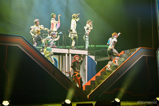 画像ギャラリー No.012のサムネイル画像 / 全劇団員＆初代リーダーズが集結「MANKAI STAGE『A3!』ACT3! 2025」ゲネプロレポート。劇団員たちの絆が舞台に満開の花を咲かせる