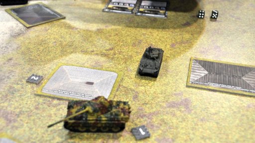 画像ギャラリー No.003のサムネイル画像 / ［SPIEL’16］心を鷲づかみにされる戦車ゲーム「TANKS：Panther vs Sherman」プレイレポート。シンプルなルールで激しい戦車戦を再現