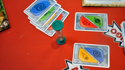 画像ギャラリー No.004のサムネイル画像 / ［SPIEL’16］磁石を使ったギミックが楽しい「Mino＆Tauri」をプレイ。大人から子供まで楽しめる協力型ボードゲーム