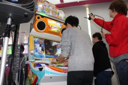 画像ギャラリー No.022のサムネイル画像 / 「The 6th KONAMI Arcade Championship」開幕記念イベントレポート。前チャンピオンとゲスト陣が,全11タイトルの見どころを解説