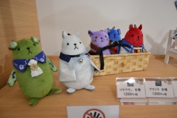 画像ギャラリー No.012のサムネイル画像 / 童話をモチーフにした「ツキプロ」グッズが盛りだくさんのコンセプトショップ「TSUKIPRO SHOP in HARAJUKU」をレポート
