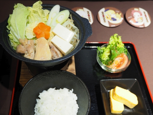 画像ギャラリー No.006のサムネイル画像 / 「ツキノ芸能プロダクション」の公式カフェ「『池袋月野亭』〜師走鍋本舗〜」をレポート。2020年11月までテーマの異なるカフェが楽しめる