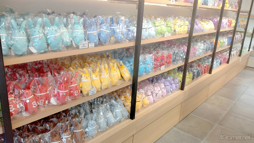 画像ギャラリー No.013のサムネイル画像 / ツキプロの期間限定ショップ「TSUKIPRO SHOP in HARAJUKU」内覧会レポート。“COT部”をテーマにツキコットや研究員姿のタレントが登場
