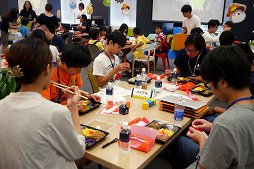 画像ギャラリー No.018のサムネイル画像 / 子供達がゲーム実況動画作りを体験。「2017年夏休みネクソン1日社員体験」をレポート