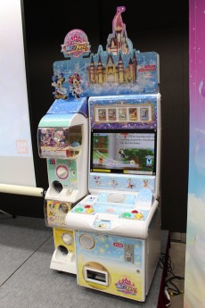 画像ギャラリー No.002のサムネイル画像 / データカードダスとガシャポンが連動。新作「データカードダス ディズニー マジックキャッスル キラキラシャイニー★スター」は12月8日稼働予定
