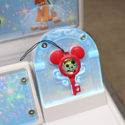 画像ギャラリー No.012のサムネイル画像 / データカードダスとガシャポンが連動。新作「データカードダス ディズニー マジックキャッスル キラキラシャイニー★スター」は12月8日稼働予定