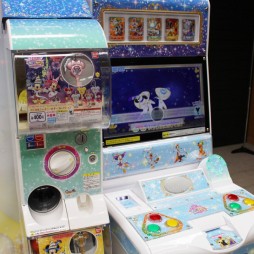 画像ギャラリー No.013のサムネイル画像 / データカードダスとガシャポンが連動。新作「データカードダス ディズニー マジックキャッスル キラキラシャイニー★スター」は12月8日稼働予定
