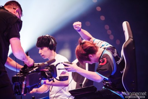 画像ギャラリー No.076のサムネイル画像 / ［EVO2017］「UMvC3」「BBCF」など5種目の優勝者が決定する最終日Twitterまとめ。4種目の優勝者が決定，「ストV」には日本人選手5名が出場