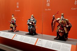 画像ギャラリー No.021のサムネイル画像 / 日中文化交流協定締結40周年を記念した特別展「三国志」をレポート。最新の発掘研究成果や「真・三國無双」の展示も