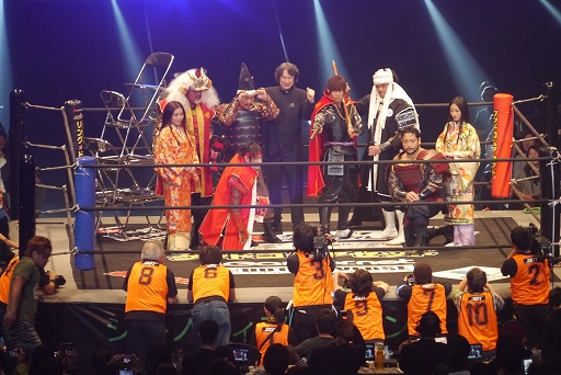 画像ギャラリー No.010のサムネイル画像 / 鎧姿の戦国武将がプロレスのリングに飛ぶ！　「信長の野望〜俺たちの戦国〜」とプロレスがコラボした戦国武将マッチをレポート