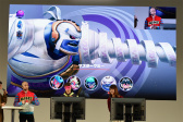 画像ギャラリー No.014のサムネイル画像 / Nintendo Switch 体験会の「ARMS」紹介ステージをレポート。椿姫彩菜さんが特訓を受けて“ARMSレディ&ボーイ”に挑戦
