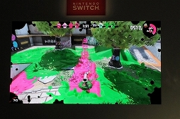 画像ギャラリー No.007のサムネイル画像 / 「Splatoon2」のステージイベント「イカ研究所 新イカ発見報告会」をレポート。流行や新ブキなど,前作から2年後の“イカ達”の生態が明かされる