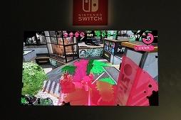 画像ギャラリー No.017のサムネイル画像 / 「Splatoon2」のステージイベント「イカ研究所 新イカ発見報告会」をレポート。流行や新ブキなど,前作から2年後の“イカ達”の生態が明かされる