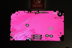 画像ギャラリー No.018のサムネイル画像 / 「Splatoon2」のステージイベント「イカ研究所 新イカ発見報告会」をレポート。流行や新ブキなど,前作から2年後の“イカ達”の生態が明かされる