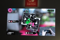 画像ギャラリー No.022のサムネイル画像 / 「Splatoon2」のステージイベント「イカ研究所 新イカ発見報告会」をレポート。流行や新ブキなど,前作から2年後の“イカ達”の生態が明かされる
