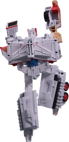 画像ギャラリー No.022のサムネイル画像 / トランスフォーマーが「ストII」ファイターをスキャン。リュウ風のコンボイや春麗風のアーシーが2018年5月に発売