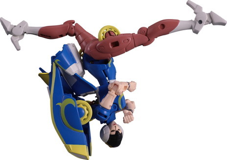 画像ギャラリー No.049のサムネイル画像 / トランスフォーマーが「ストII」ファイターをスキャン。リュウ風のコンボイや春麗風のアーシーが2018年5月に発売