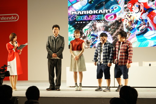 画像ギャラリー No.001のサムネイル画像 / Nintendo Switch体験会で実施された「マリオカート8 デラックス」体験ステージをレポート。ザ・たっちの2人が本気のプレイを披露した