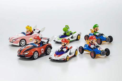 画像ギャラリー No.001のサムネイル画像 / 「マリオカート プルバック」全6種類，ファミマで4月20日から順次発売。マリオやルイージたちのカートが引いて離すと走り出すプルバックカーに