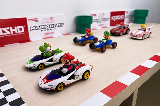 画像ギャラリー No.002のサムネイル画像 / 「マリオカート プルバック」全6種類，ファミマで4月20日から順次発売。マリオやルイージたちのカートが引いて離すと走り出すプルバックカーに