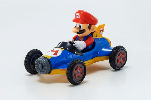 画像ギャラリー No.005のサムネイル画像 / 「マリオカート プルバック」全6種類，ファミマで4月20日から順次発売。マリオやルイージたちのカートが引いて離すと走り出すプルバックカーに