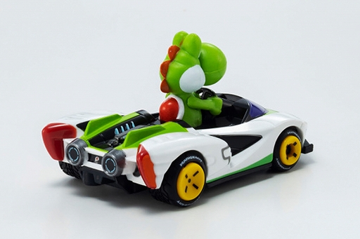 画像ギャラリー No.016のサムネイル画像 / 「マリオカート プルバック」全6種類，ファミマで4月20日から順次発売。マリオやルイージたちのカートが引いて離すと走り出すプルバックカーに