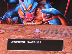「ドラゴンクエストヒーローズI・II」のステージイベントをレポート。新キャラ“ライアン”役の杉田智和さん，“クリフト”役の緑川 光さんが新ボス“シドー”に挑戦