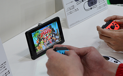 画像ギャラリー No.001のサムネイル画像 / 「みんなでワイワイ！スペランカー」をテーブルモードでプレイ。Nintendo Switchだからこそ生まれるコミュニケーションが面白い
