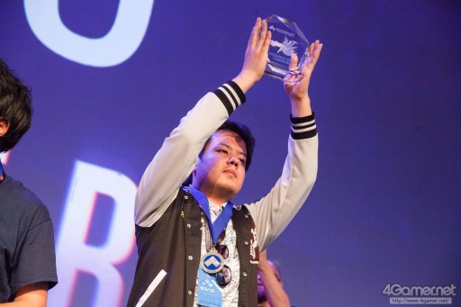 画像ギャラリー No.002のサムネイル画像 / 【速報】［EVO2017］「GUILTY GEAR Xrd REV 2」部門，優勝はジョニーを操るおみと選手。TOP8すべてを日本人が占める結果に