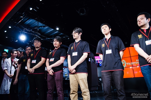 画像ギャラリー No.007のサムネイル画像 / 「GGXrd」「BBCF」の2017年における優秀選手が集結。「ARC SYSTEM WORKS FIGHTING GAME AWARD 2017」イベントレポート