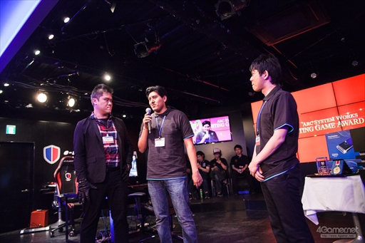 画像ギャラリー No.069のサムネイル画像 / 「GGXrd」「BBCF」の2017年における優秀選手が集結。「ARC SYSTEM WORKS FIGHTING GAME AWARD 2017」イベントレポート