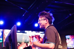 画像ギャラリー No.088のサムネイル画像 / 「GGXrd」「BBCF」の2017年における優秀選手が集結。「ARC SYSTEM WORKS FIGHTING GAME AWARD 2017」イベントレポート