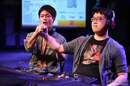 画像ギャラリー No.023のサムネイル画像 / 海外勢との交流が何よりの喜び――ARCREVO WORLD TOUR決勝大会「GUILTY GEAR Xrd Rev 2」部門優勝,おみと選手インタビュー