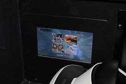画像ギャラリー No.003のサムネイル画像 / コーエーテクモのアーケードVR筐体「VR センス」のロケテストが新宿で実施中。「香り」や「熱気」まで感じられた最新筐体のプレイレポートをお届け