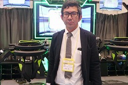 画像ギャラリー No.016のサムネイル画像 / ［JAEPO2017］自分の足で歩くVRシューティング体験。業務用VR筐体「UNIS VR Omni Arena」について，気になるところを聞いてみた