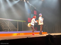 画像ギャラリー No.002のサムネイル画像 / 舞台「アニドルカラーズ キュアステージ SHUFFLE REVUE」ゲネプロレポート。飛んで跳ねて笑顔満開なアニドルに注目！